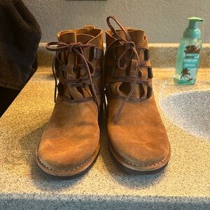 - UGG Elvi booties, tan , sz 9